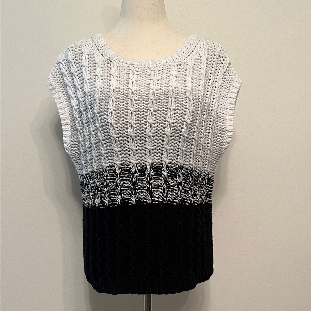 Tibi Black and White Knit Sleeveless Sweater. Size S